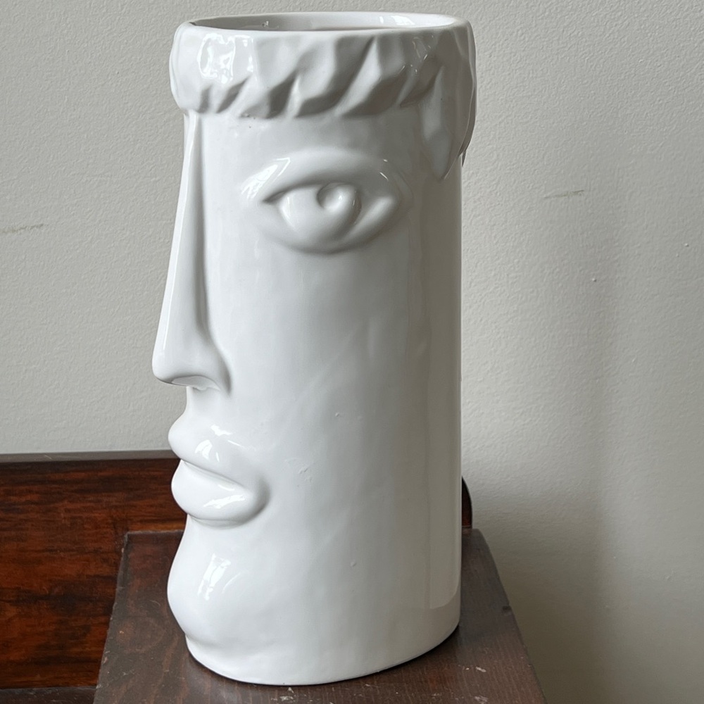 Sculptural Face Vase - Picture 5 of 7
